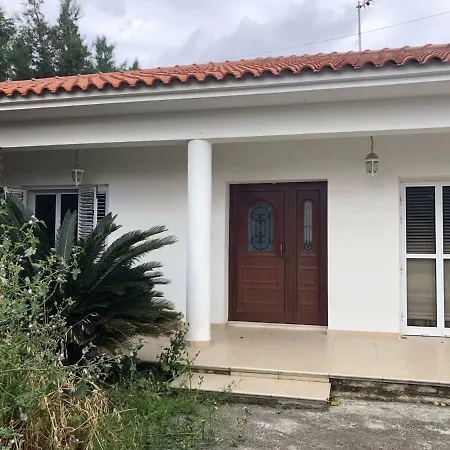 3bedroom House In Semesterbostad Larnaca