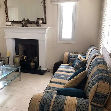 Semesterbostad 3bedroom House In Larnaca