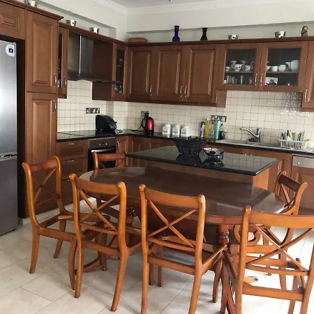 3bedroom House In Semesterbostad *